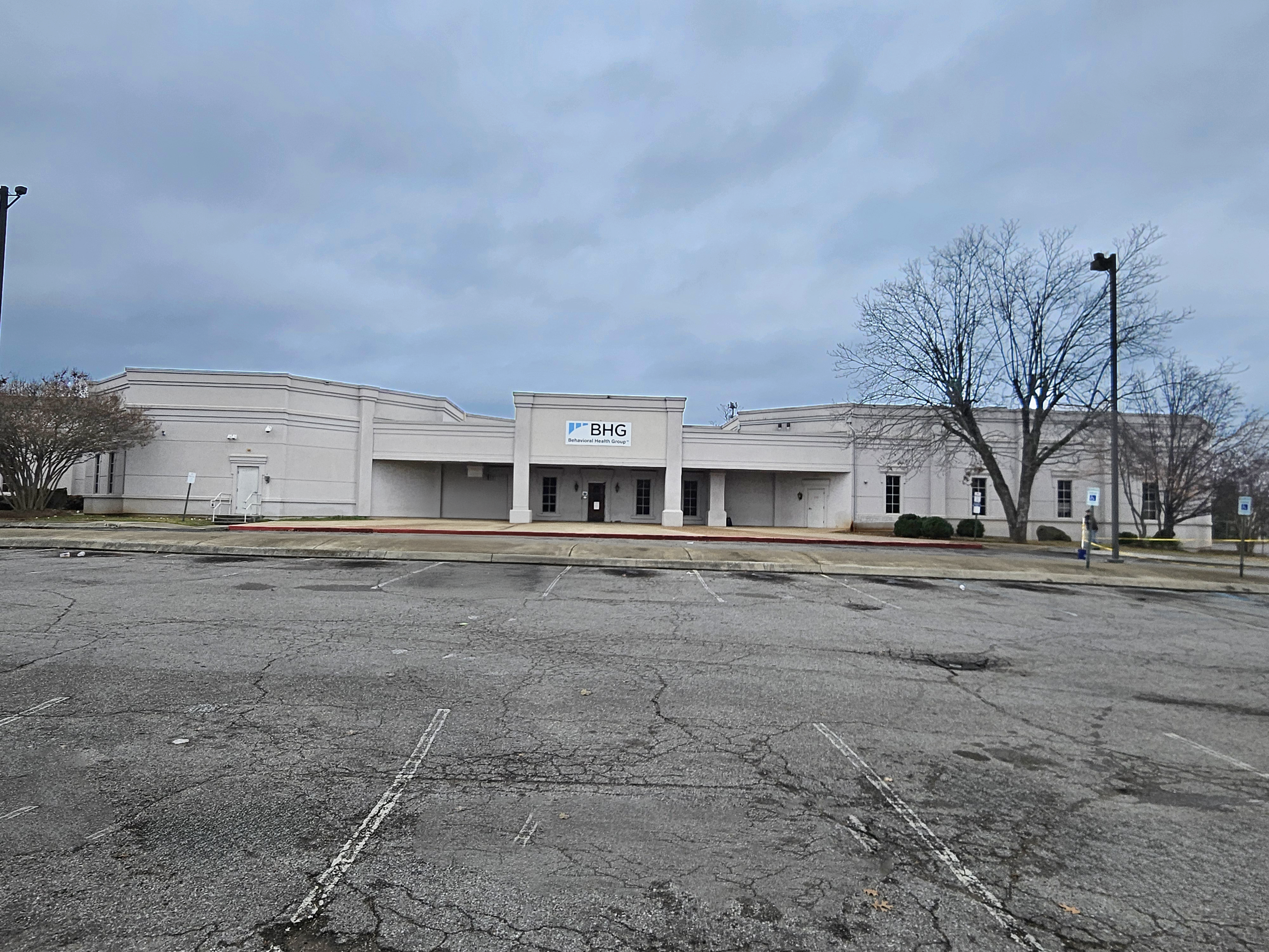 Wide exterior view of BHG Huntsville Treatment Center