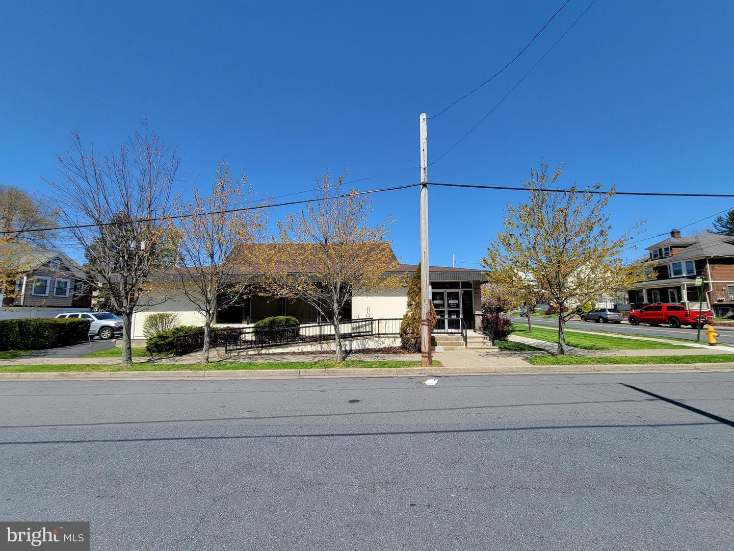 Street View of Cleanslate Centers Bethlehem Facilit surrounded by a manicured lawn.