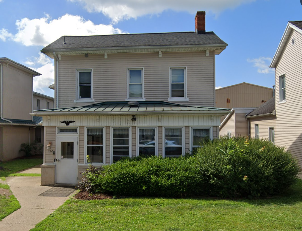 Front exterior of the Floyd Simantel Clinic building in Chillicothe
