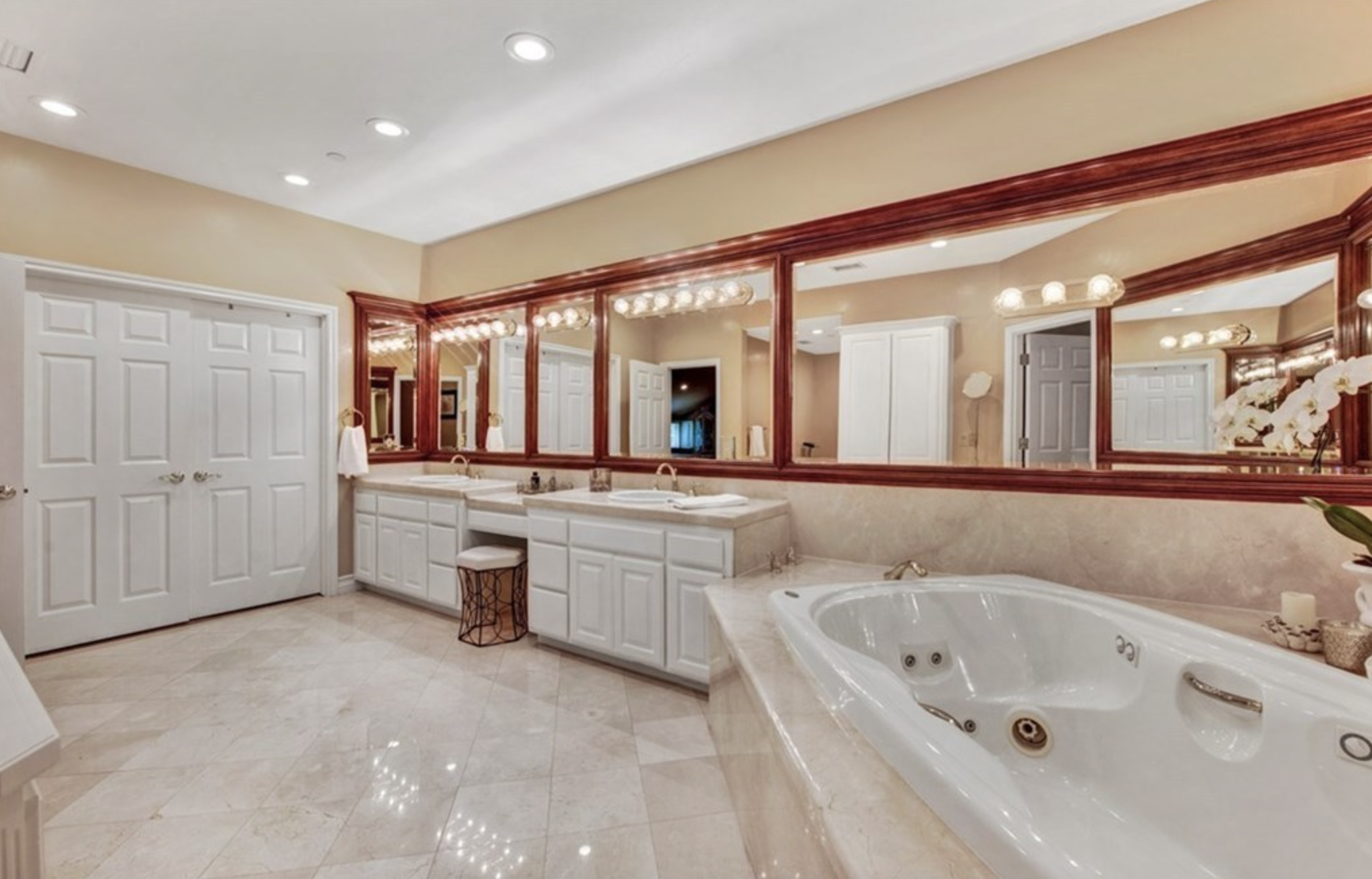 Bathroom with a vanity and tub.