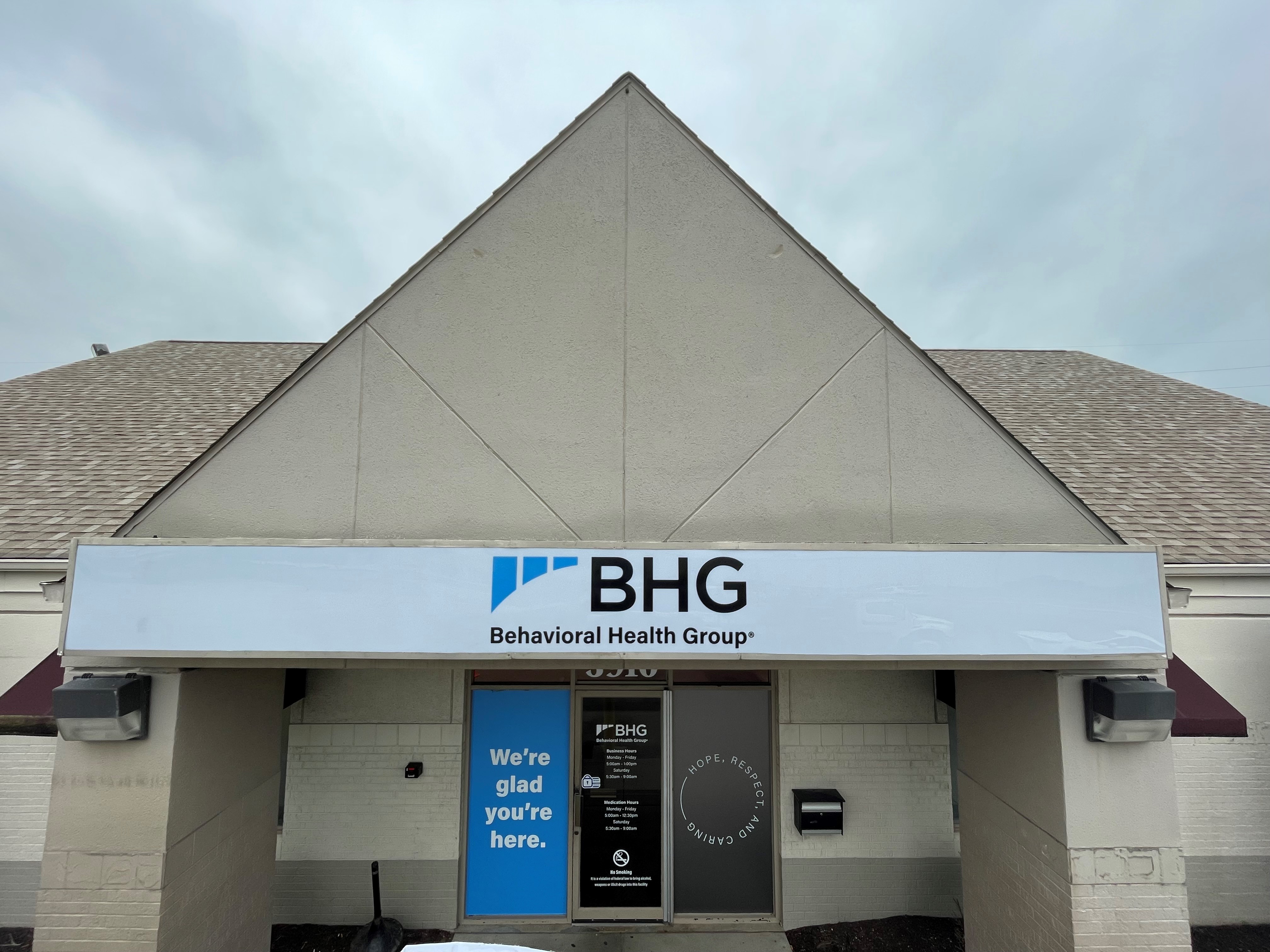 Main entrance to BHG Fort Wayne Treatment Center building