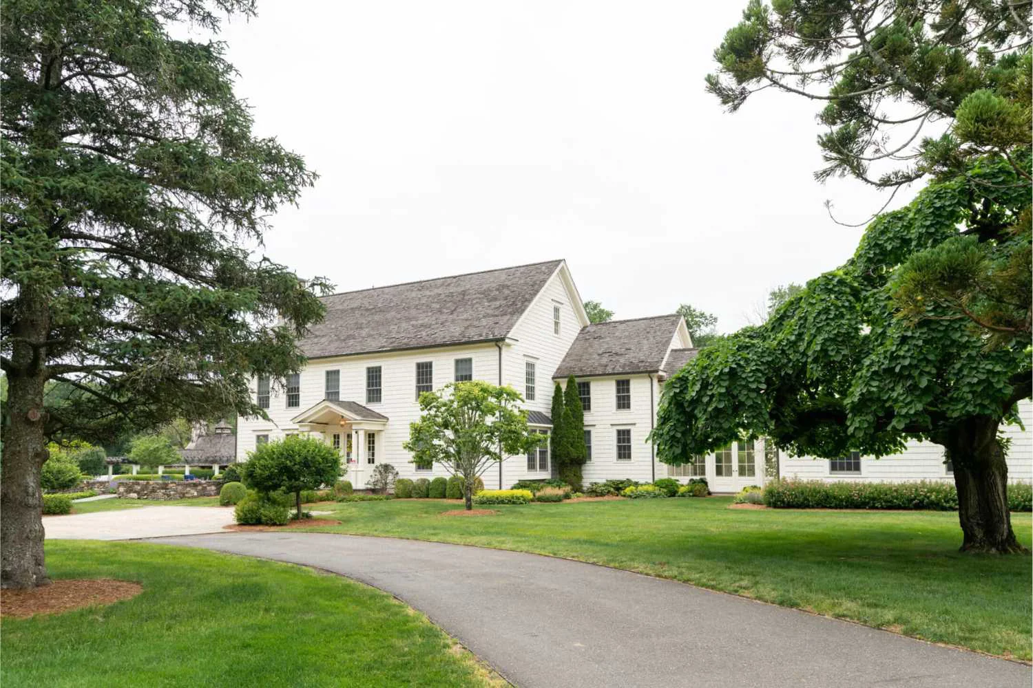 Facility driveway to entrance.