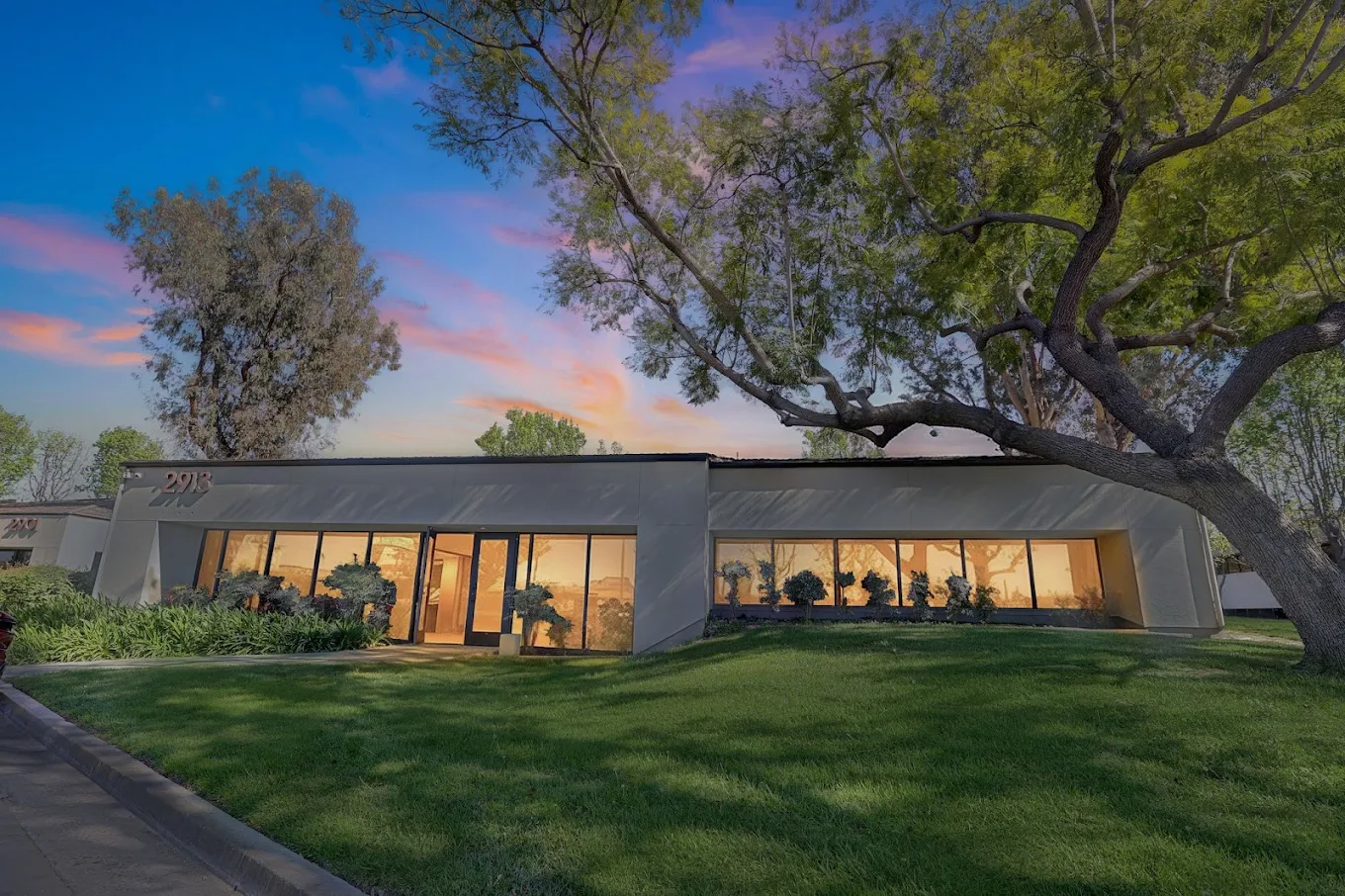 Wavecrest Behavioral Health building and landscaped lawn