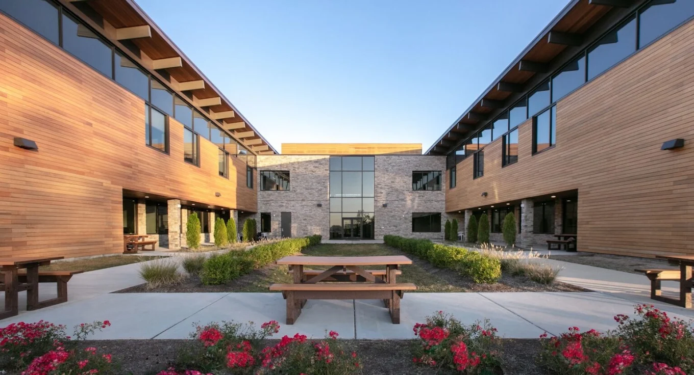 harris-house-foundation-saint-charles_Courtyard
