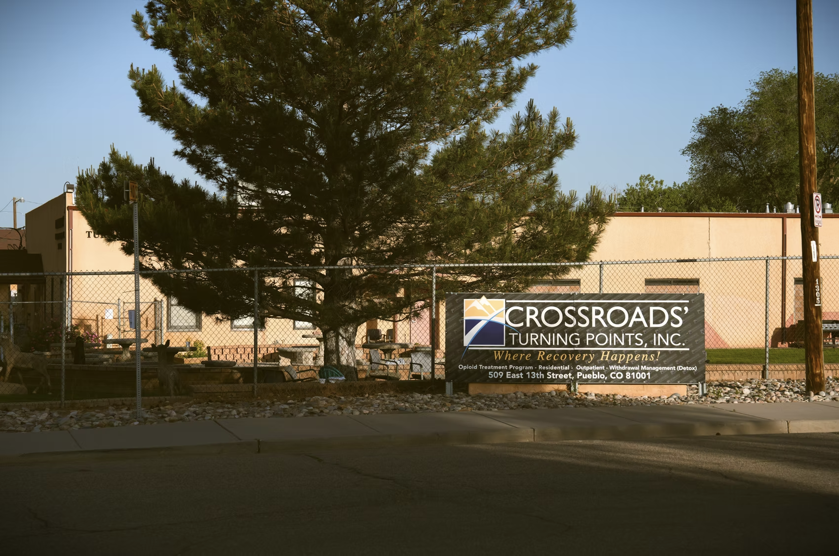 Crossroads’ Turning Points Pueblo facility exterior and sign