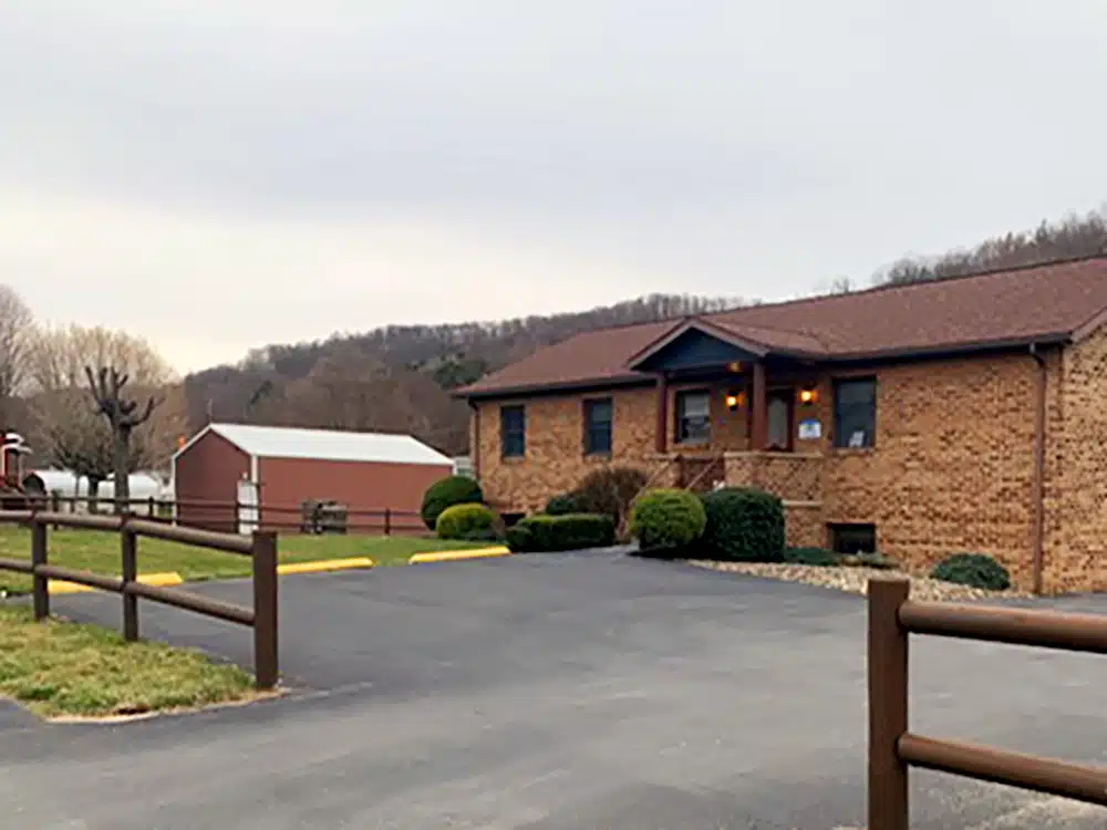 Crossroads treatment center exterior building and driveway