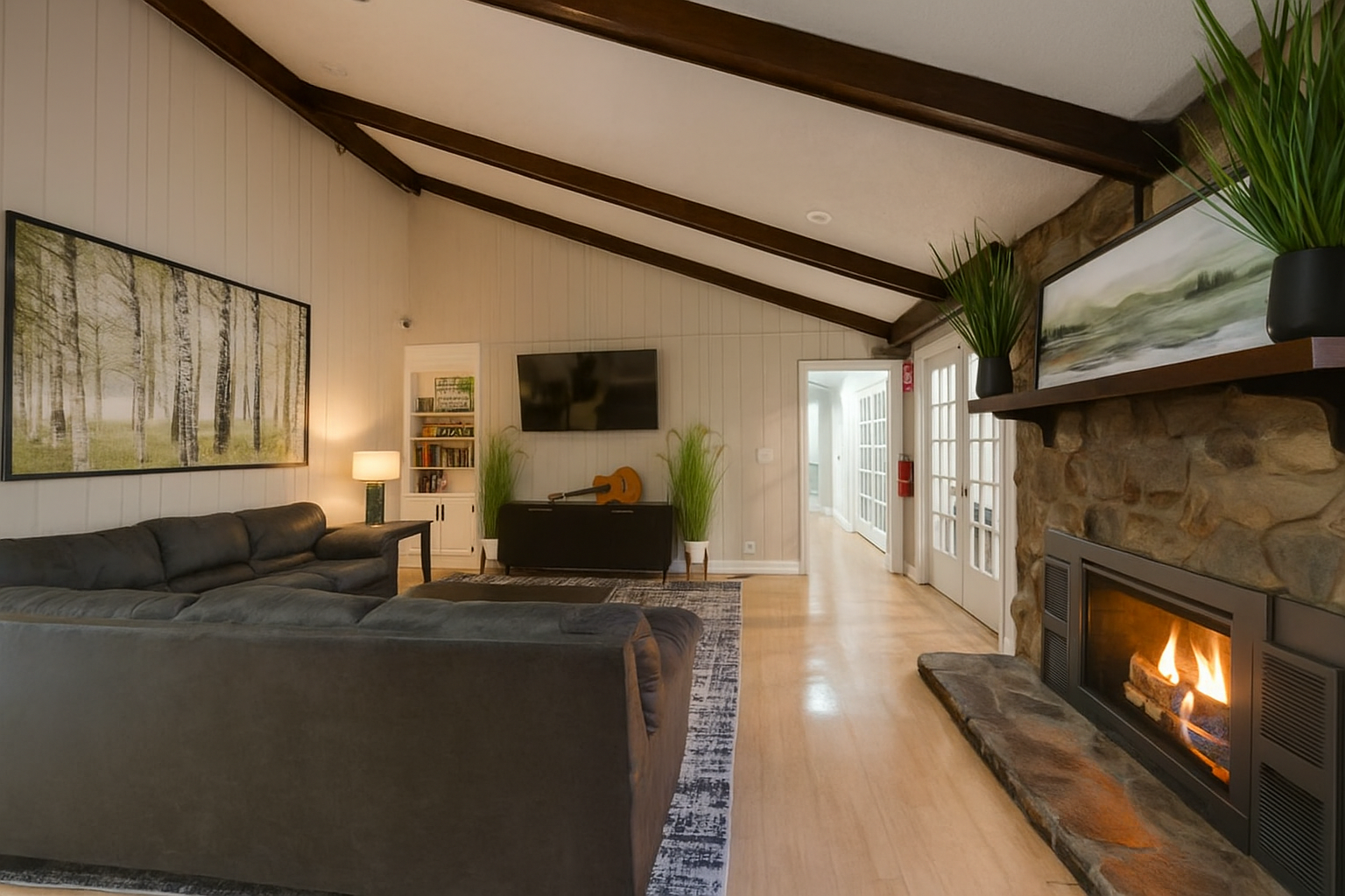 Living room with fireplace at Freeman Recovery