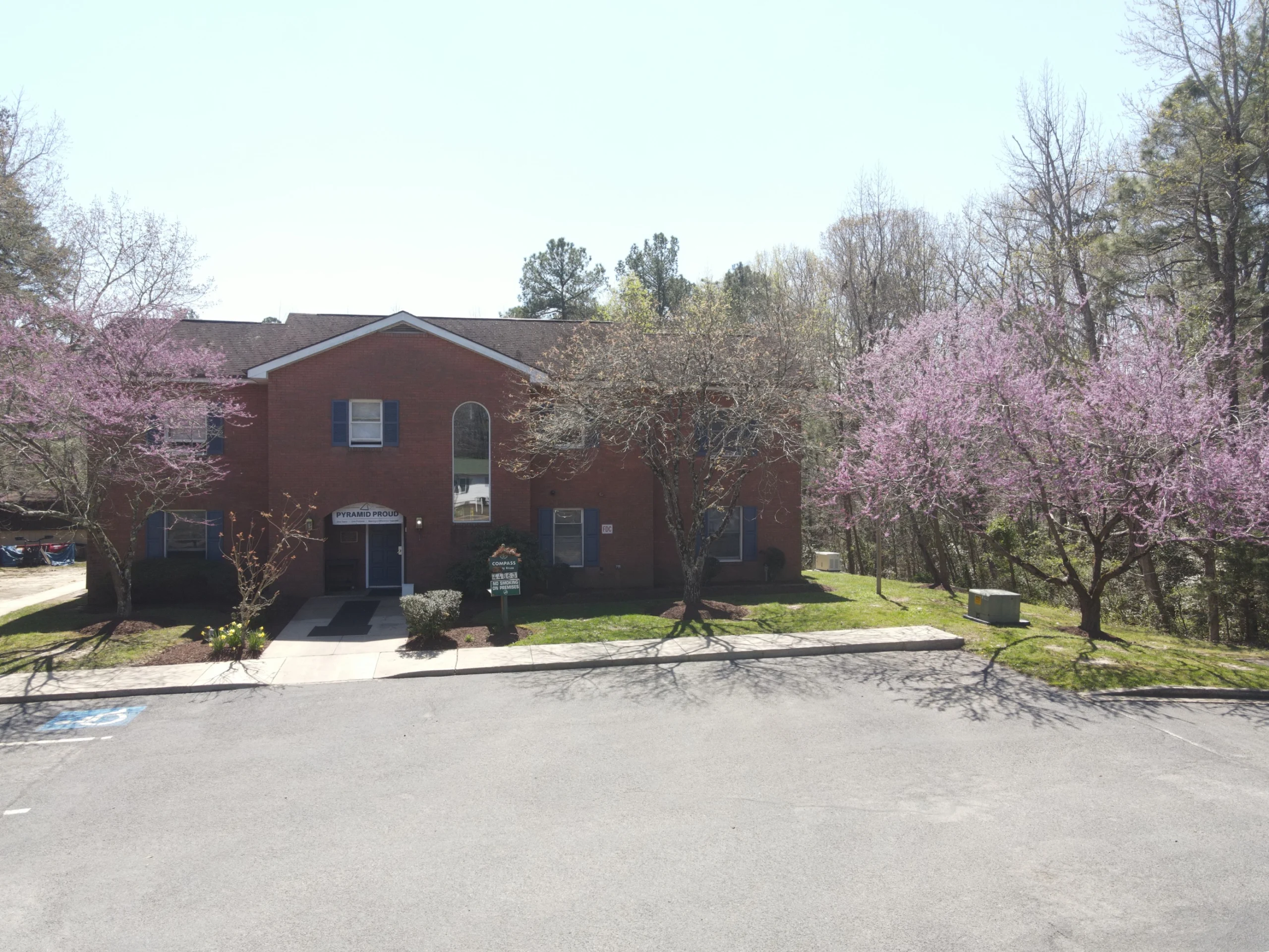 Front of Pyramid Healthcare residential treatment building