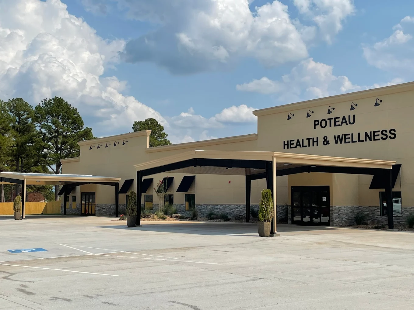 Exterior of Poteau Health & Wellness Center outpatient clinic building