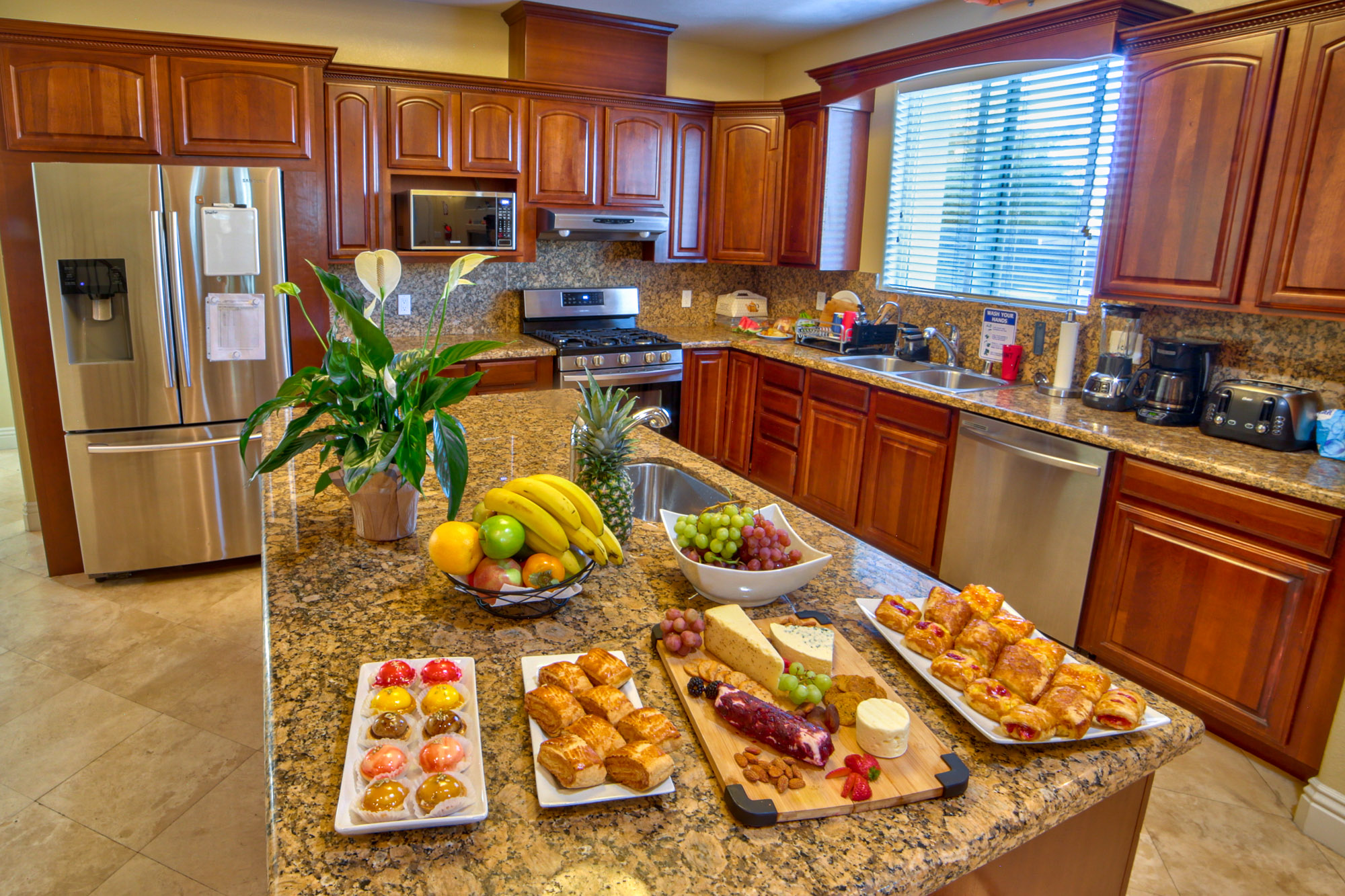 Kitchen with a center island.