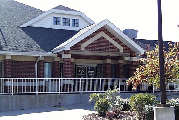Front entrance of Portage Path Behavioral Health center in Akron