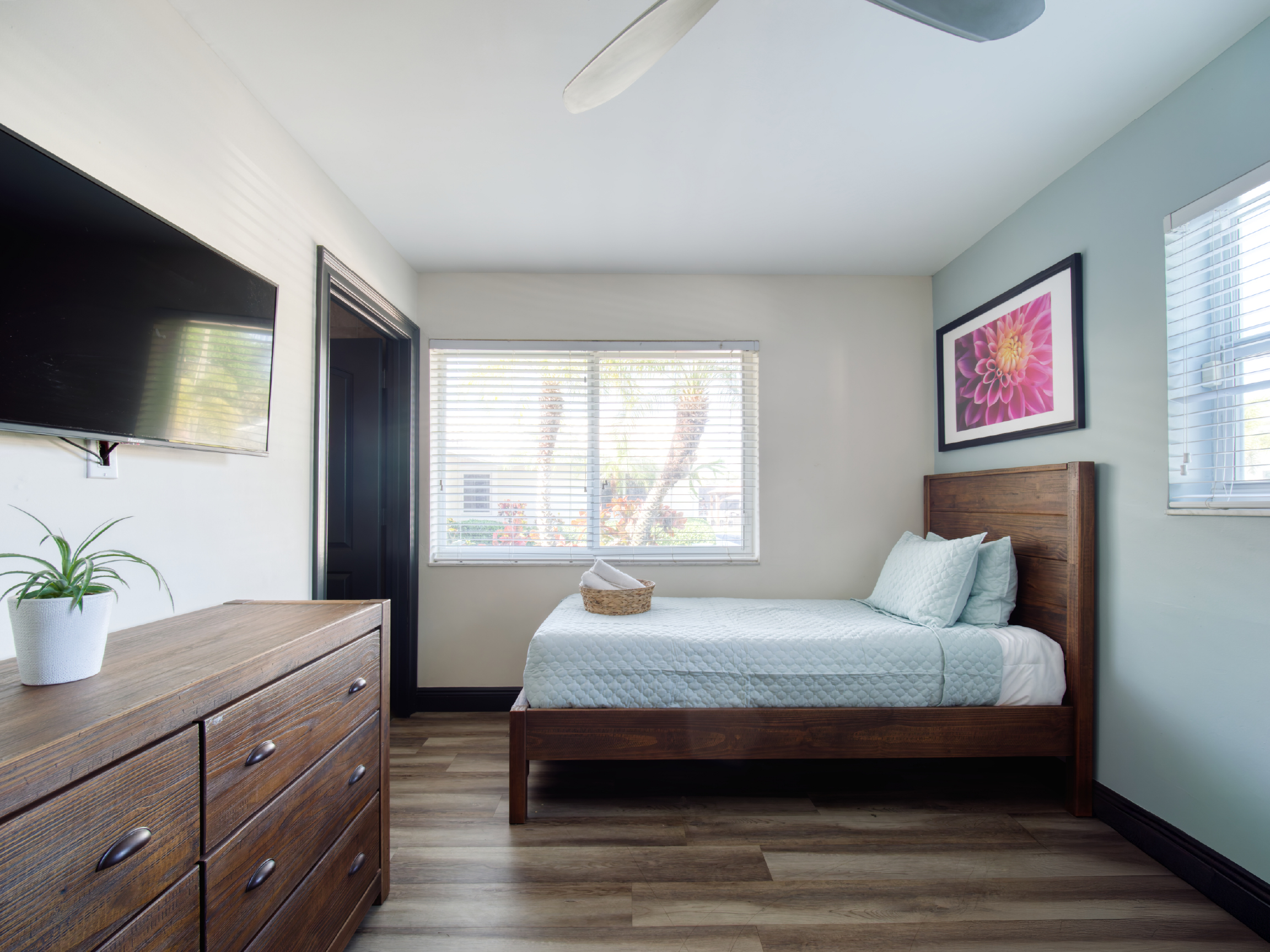 Private bedroom with single bed and large window