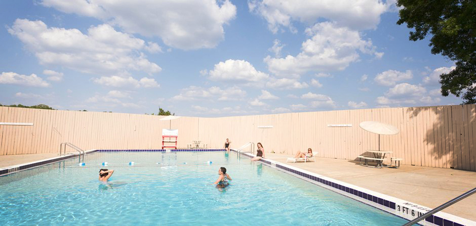 Outdoor swimming pool at Phoenix House Florida residential center