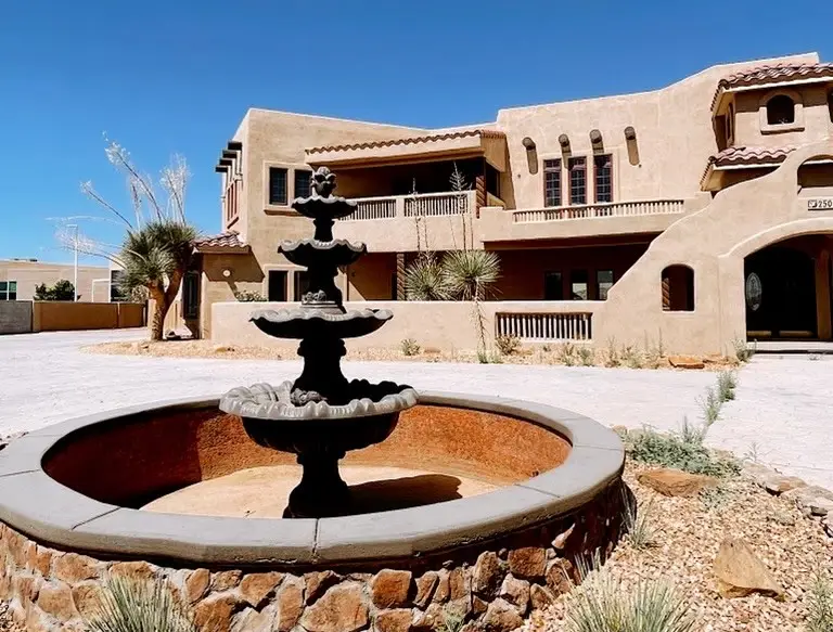 Icarus Behavioral Health exterior with courtyard fountain