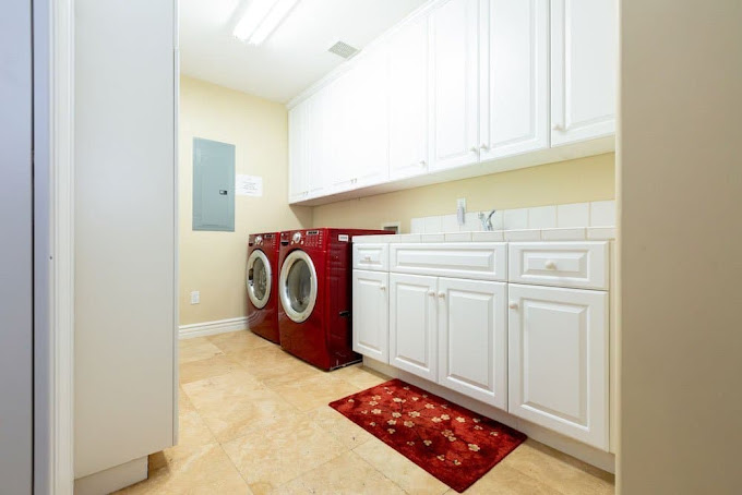 Crosspointe Recovery Sherman Oaks Laundry Room