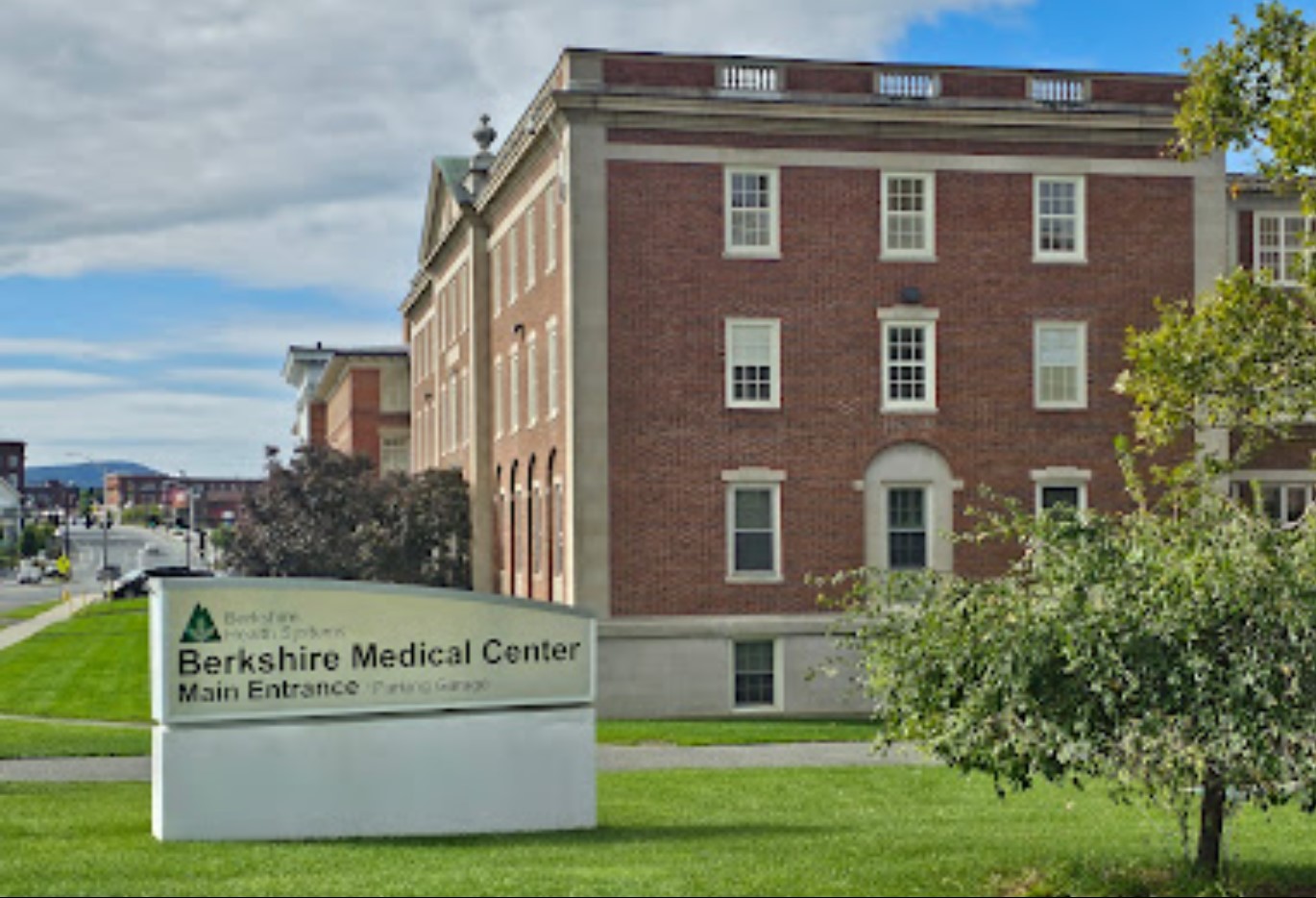 Berkshire Medical Center Mcgee Unit 3 West Pittsfield Entrance Sign