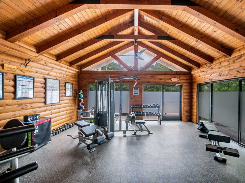 Fitness room with strength equipment and free weights