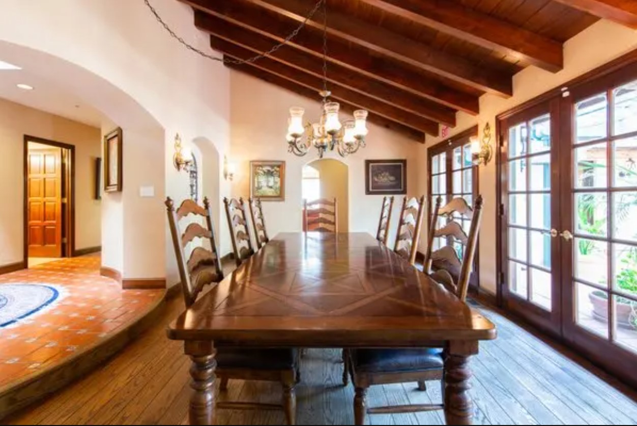 Alhambra Valley Retreat Llc Martinez Dining Room