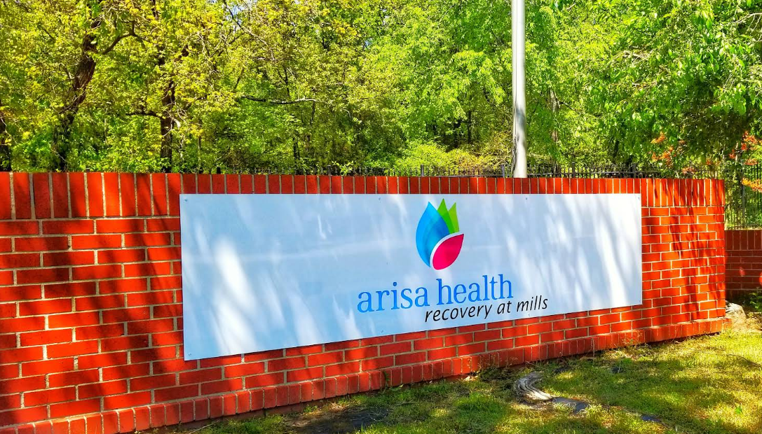 Entrance Sign for Arisa Health Recovery at Mills