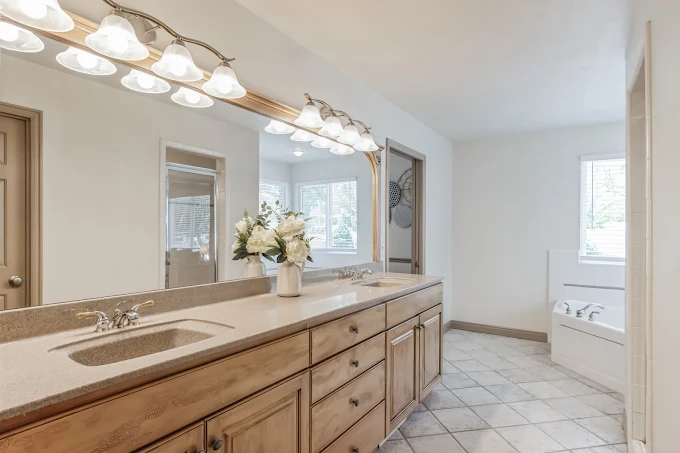 Double vanity and soaking tub
