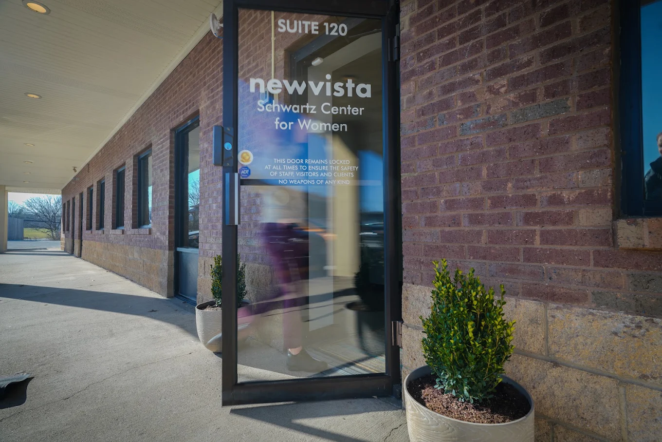Entrance door to New Vista Schwartz Center for Women