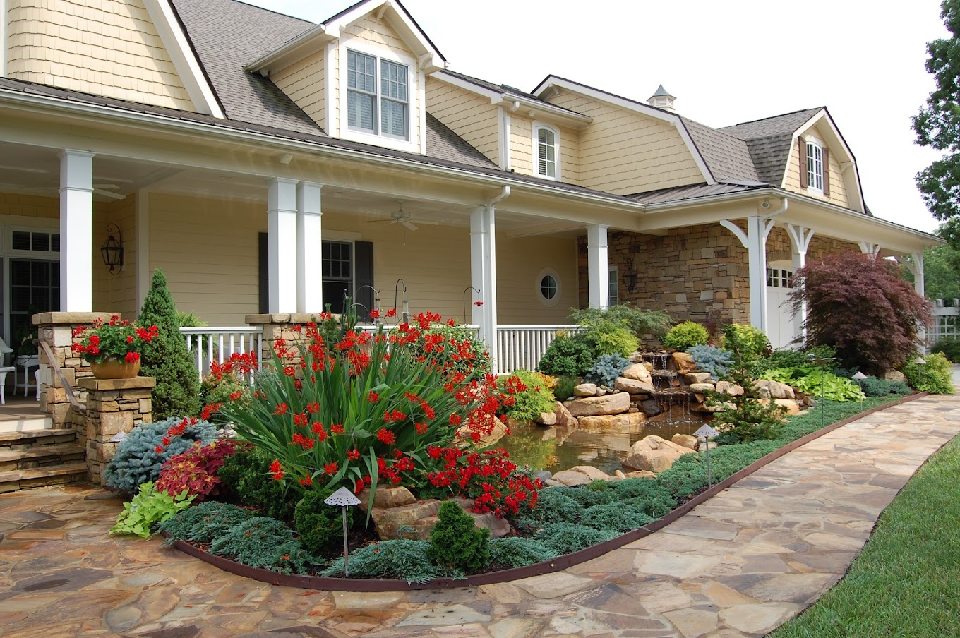 Silver Ridge Mills River Outdoor Front Garden