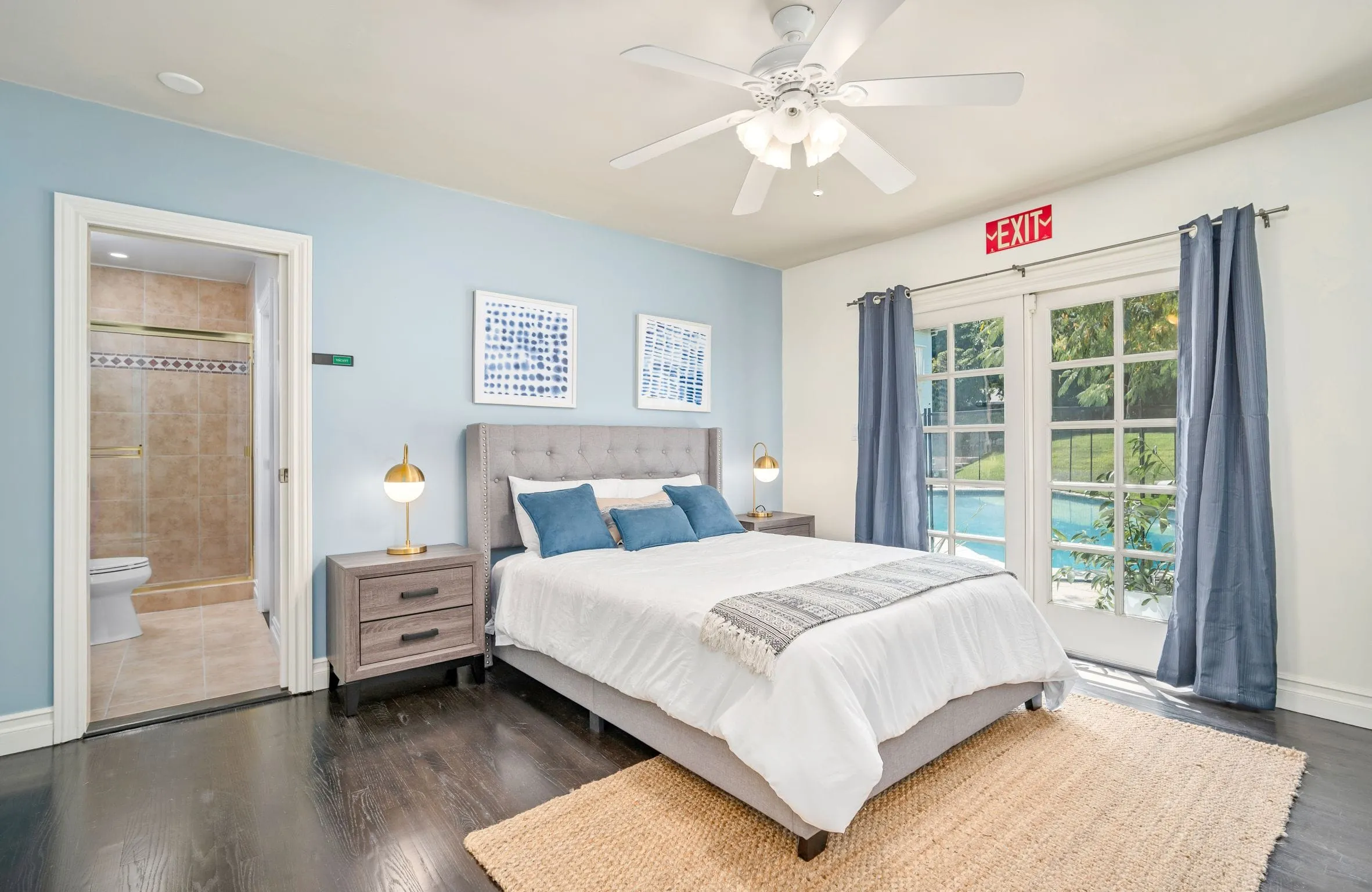 Private bedroom with ensuite bathroom at Innovate Recovery