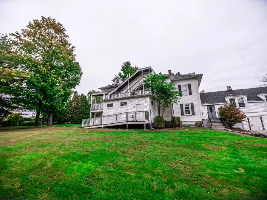 Residential treatment home with spacious lawn