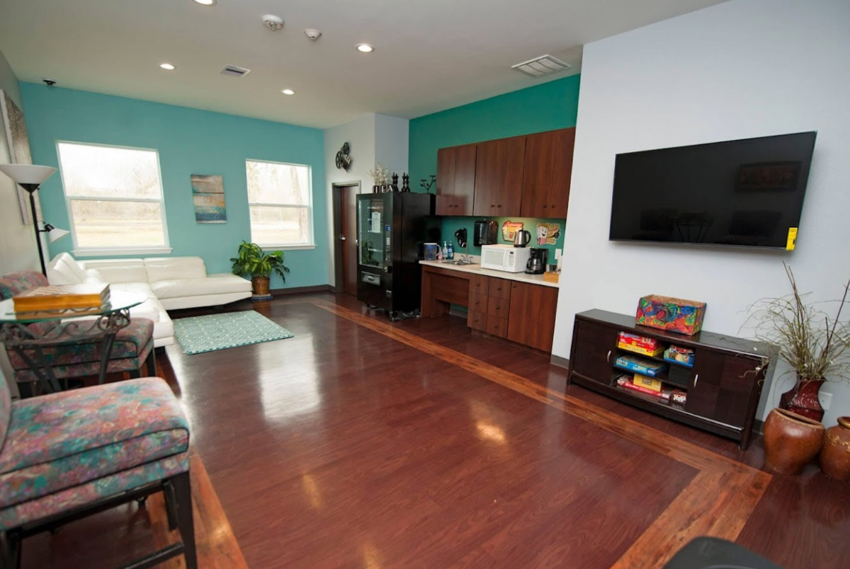 Serenity Light Recovery Angleton 7