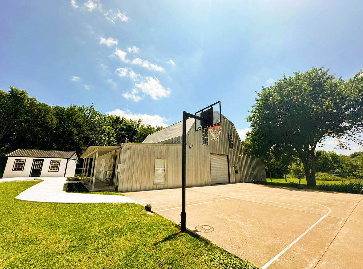 Discovery Point Retreat Waxahachie Basketball Court