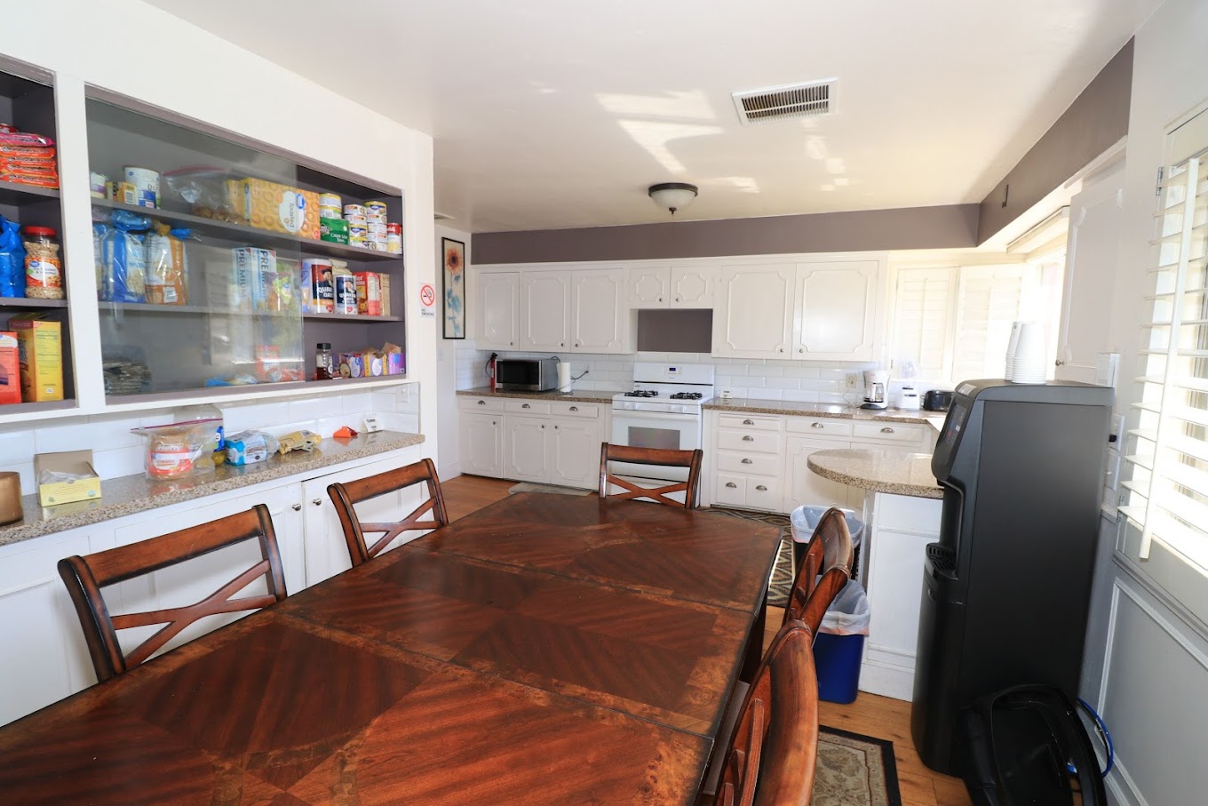 Kitchen with cabinets and kitchen appliances